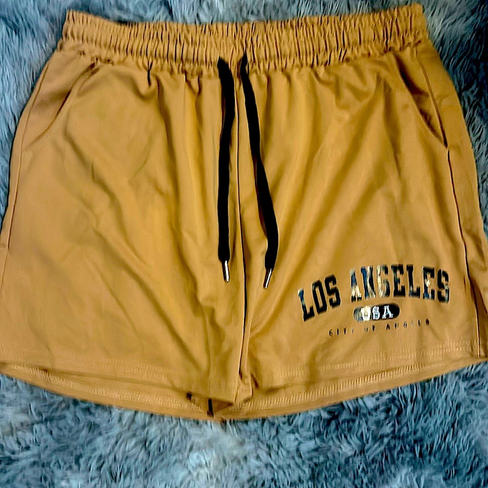 Men’s “Los Angeles” shorts.